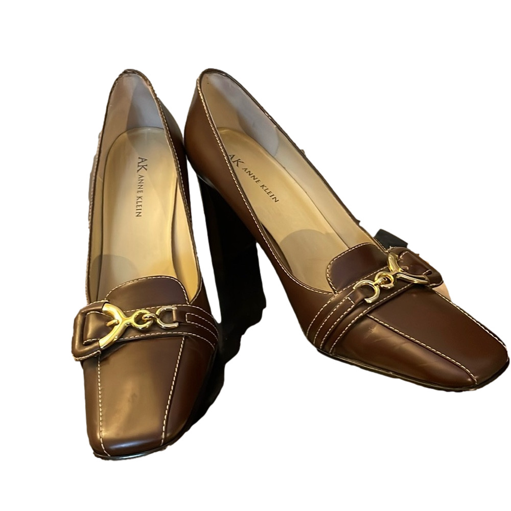 ANNE KLEIN LEATHER HEELS SIZE 8.5